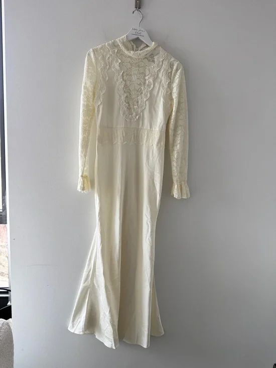 ELLIATT Margot Long Sleeve Gown in White S - Picture 3 of 8